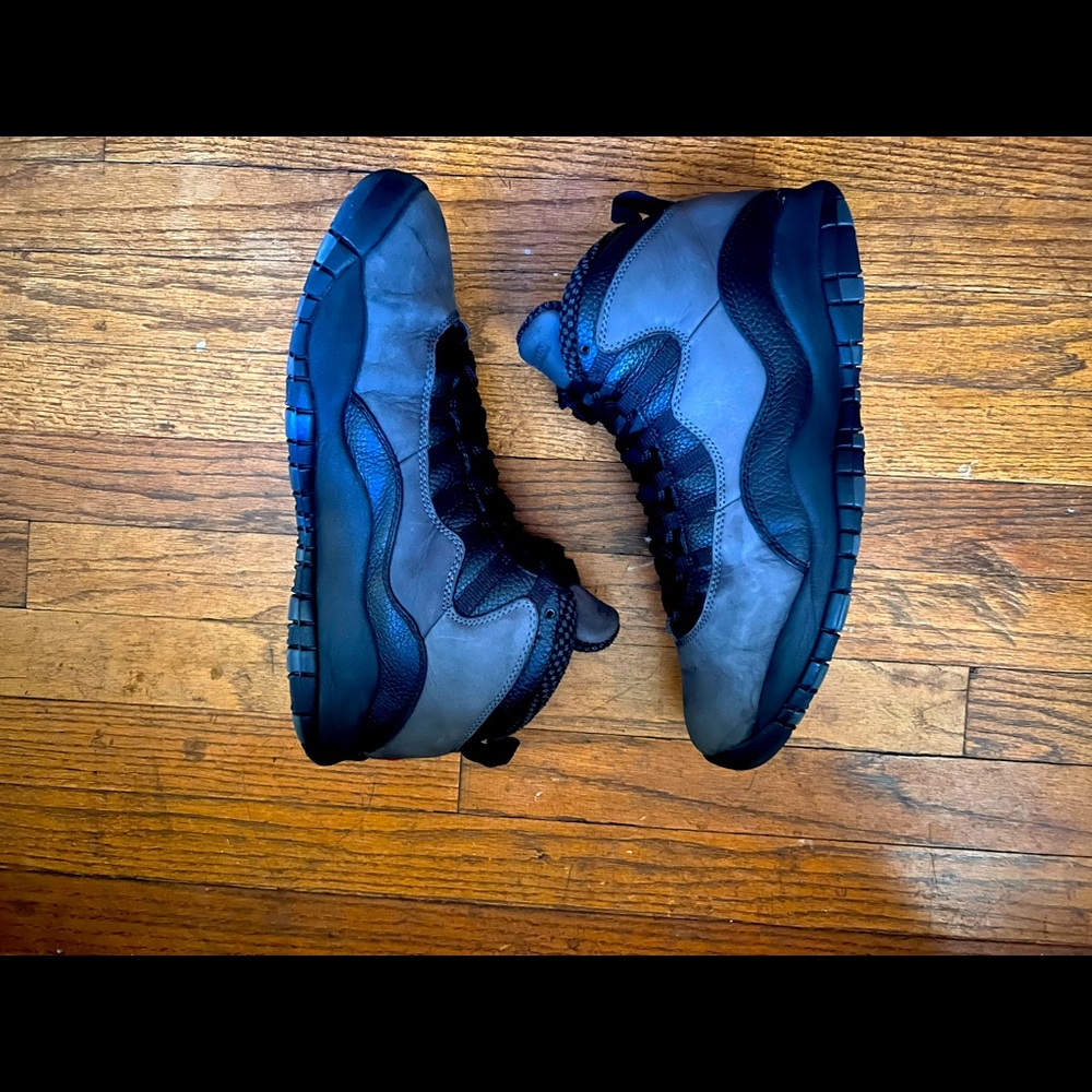 Mens basketball shoes